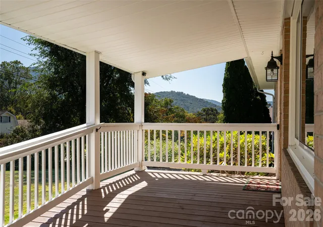 Photo 2 of Single family home for sale at 23 Wagon Rd, Asheville, NC 28805 | MLS# 4433156 | Listing updated on 2026-10-11