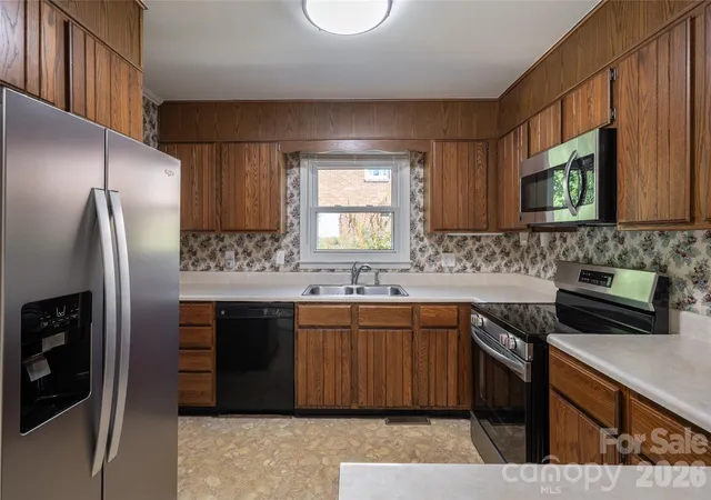 Photo 4 of Single family home for sale at 23 Wagon Rd, Asheville, NC 28805 | MLS# 4433156 | Listing updated on 2026-10-11