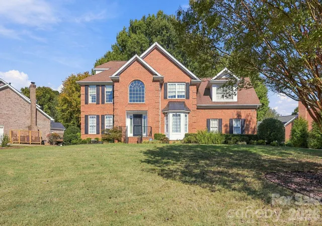 Photo 1 of Single family home for sale at 15737 Agincourt Dr, Huntersville, NC 28078 | MLS# 4433158 | Listing updated on 2026-10-10
