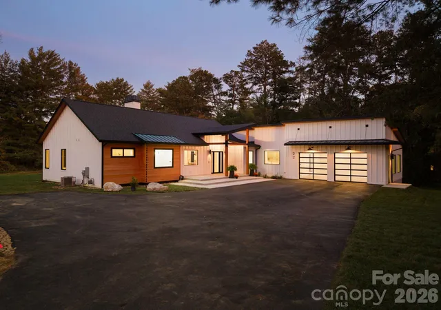 Single family home for sale at 22 Willowbrook Rd, Asheville, NC 28805 | MLS# 4433166 | Listing updated on 2026-10-17