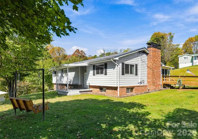Photo 2 of Single family home for sale at 127 Spring Hl Dr, Pisgah Forest, NC 28768 | MLS# 4433171 | Listing updated on 2026-10-20