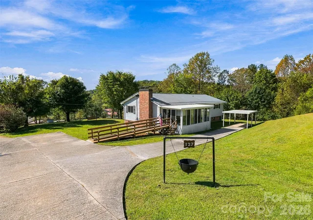 Photo 3 of Single family home for sale at 127 Spring Hl Dr, Pisgah Forest, NC 28768 | MLS# 4433171 | Listing updated on 2026-10-20