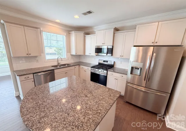 Photo 2 of Single family home for sale at 8014 Alford Rd, Fort Mill, SC 29707 | MLS# 4433173 | Listing updated on 2026-10-09