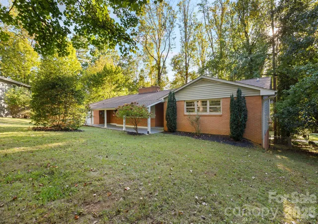 Single family home for sale at 32 Oak Forest Dr, Asheville, NC 28803 | MLS# 4433180