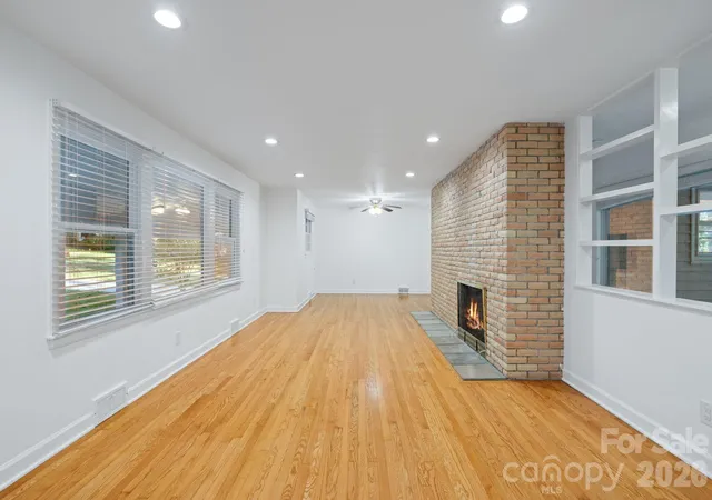 Photo 2 of Single family home for sale at 32 Oak Forest Dr, Asheville, NC 28803 | MLS# 4433180 | Listing updated on 2026-10-29