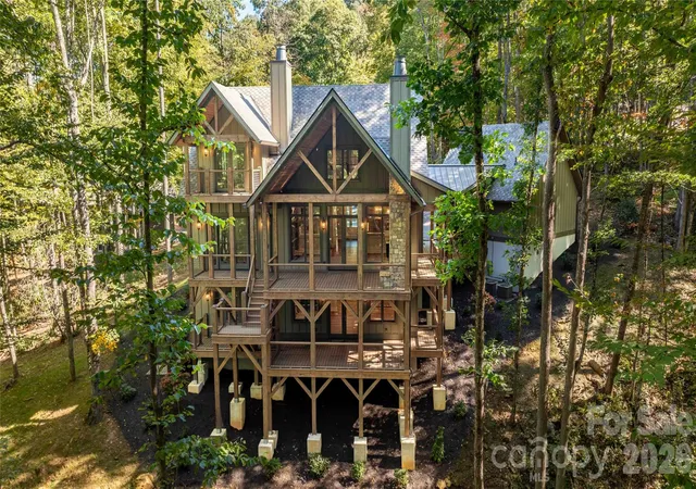 Photo 2 of Single family home for sale at 100 Dartmouth Way, Waynesville, NC 28786 | MLS# 4433182 | Listing updated on 2026-10-10