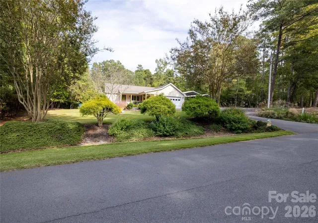 Photo 3 of Single family home for sale at 571 Newport Dr, Mount Gilead, NC 27306 | MLS# 4433183 | Listing updated on 2026-10-20