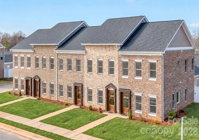 Photo 2 of Townhouse for sale at 2113 24th Street Ln, Hickory, NC 28602 | MLS# 4433184 | Listing updated on 2026-10-17