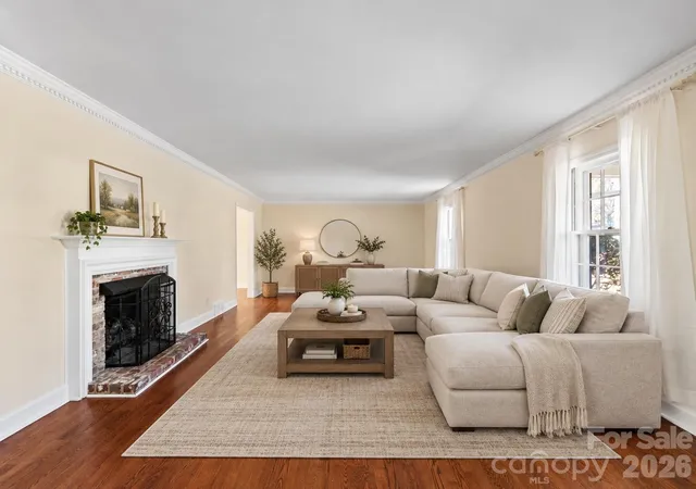 Photo 4 of Single family home for sale at 2111 Sagamore Rd, Charlotte, NC 28209 | MLS# 4433189 | Listing updated on 2026-10-10