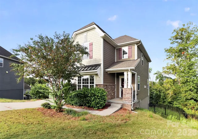 Photo 2 of Single family home for sale at 6223 Shumard Oak Way, Fort Mill, SC 29707 | MLS# 4433193 | Listing updated on 2026-10-10
