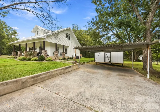 Photo 3 of Single family home for sale at 2832 Beaty Rd, Gastonia, NC 28056 | MLS# 4433204 | Listing updated on 2026-10-10