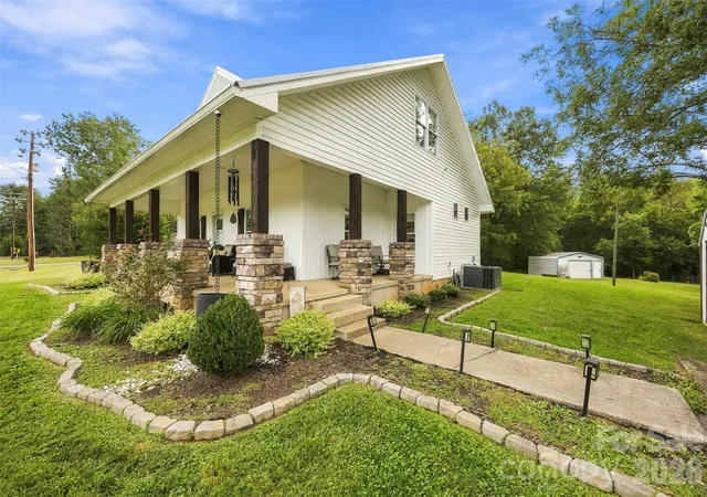 Photo 4 of Single family home for sale at 2832 Beaty Rd, Gastonia, NC 28056 | MLS# 4433204 | Listing updated on 2026-10-10