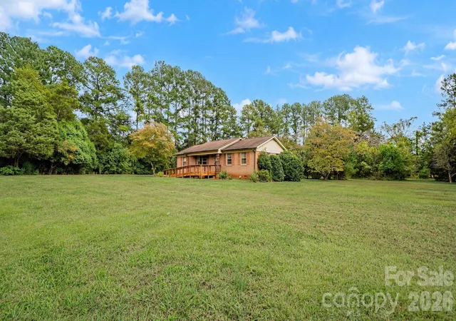 Photo 3 of Single family home for sale at 6007 Mooresville Rd, Salisbury, NC 28147 | MLS# 4433211 | Listing updated on 2026-10-11