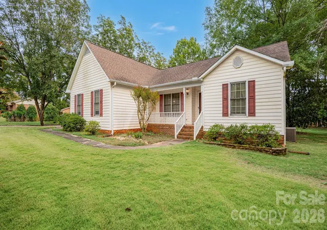 Photo 3 of Single family home for sale at 6009 Mooresville Rd, Salisbury, NC 28147 | MLS# 4433216 | Listing updated on 2026-10-11