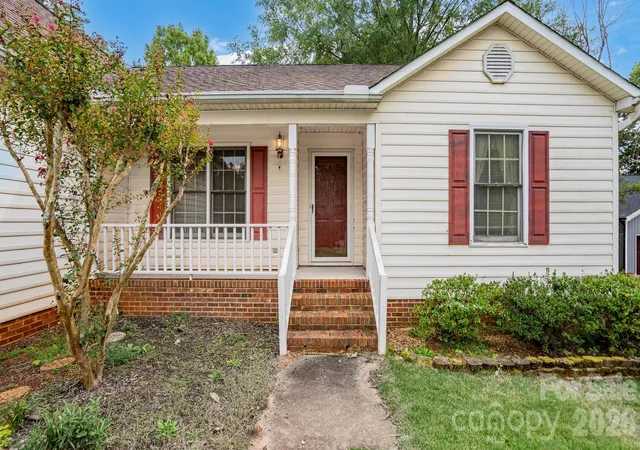 Photo 3 of Single family home for sale at 6009 Mooresville Rd, Salisbury, NC 28147 | MLS# 4433216 | Listing updated on 2026-10-11