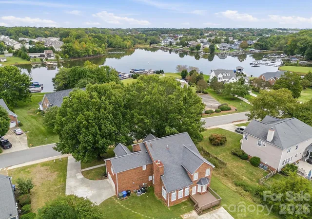 Photo 2 of Single family home for sale at 166 Castles Gate Dr, Mooresville, NC 28117 | MLS# 4433227 | Listing updated on 2026-10-10