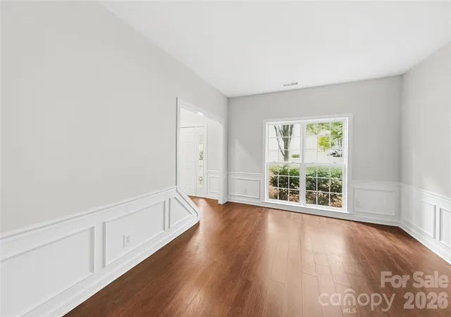 Photo 3 of Single family home for sale at 15725 Prestwoods Ln, Huntersville, NC 28078 | MLS# 4433232 | Listing updated on 2026-10-10