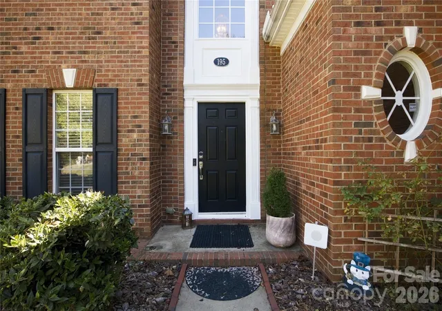 Photo 3 of Single family home for sale at 195 Huntly Ln, Mooresville, NC 28115 | MLS# 4433236 | Listing updated on 2026-10-11