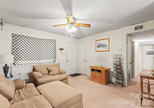 Photo 4 of Single family home for sale at 231 King David Ln, Gastonia, NC 28056 | MLS# 4433266 | Listing updated on 2026-10-29