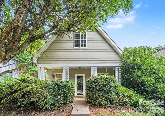 Photo 1 of Single family home for sale at 8214 Ballymore Ct, Huntersville, NC 28078 | MLS# 4433280 | Listing updated on 2026-10-21