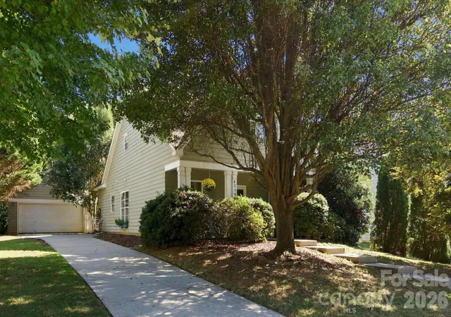 Photo 2 of Single family home for sale at 8214 Ballymore Ct, Huntersville, NC 28078 | MLS# 4433280 | Listing updated on 2026-10-10