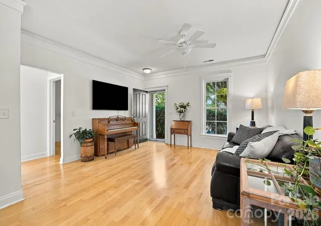 Photo 4 of Single family home for sale at 8214 Ballymore Ct, Huntersville, NC 28078 | MLS# 4433280 | Listing updated on 2026-10-10