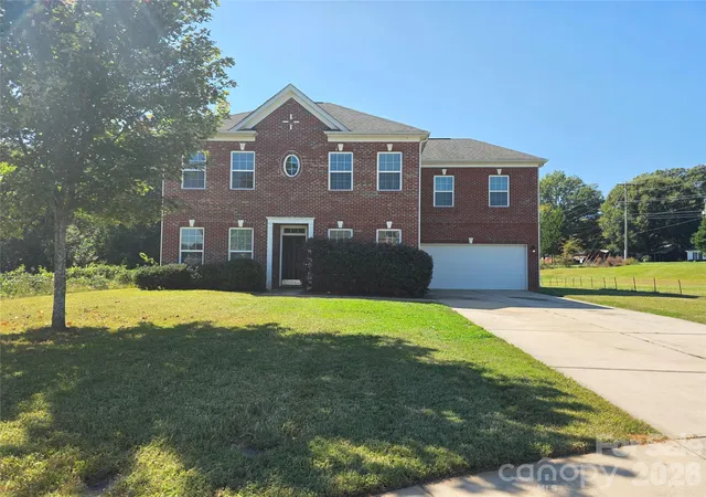 Photo 1 of Single family home for sale at 104 Sassafras Rd, Mooresville, NC 28115 | MLS# 4433353 | Listing updated on 2026-10-13