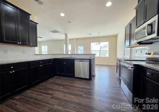 Photo 3 of Single family home for sale at 104 Sassafras Rd, Mooresville, NC 28115 | MLS# 4433353 | Listing updated on 2026-10-13