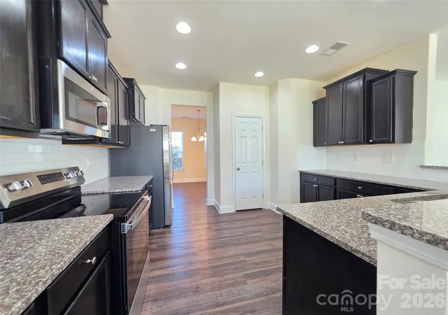 Photo 3 of Single family home for sale at 104 Sassafras Rd, Mooresville, NC 28115 | MLS# 4433353 | Listing updated on 2026-10-13