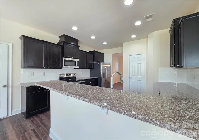 Photo 4 of Single family home for sale at 104 Sassafras Rd, Mooresville, NC 28115 | MLS# 4433353 | Listing updated on 2026-10-13