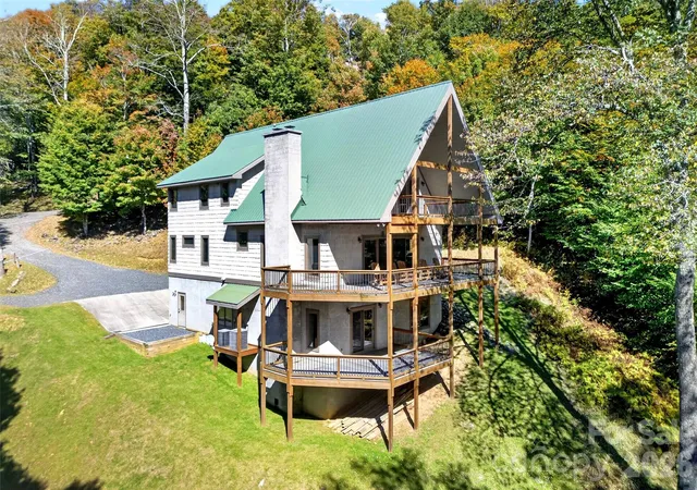 Photo 1 of Single family home for sale at 155 Mule Trl Dr, Bakersville, NC 28705 | MLS# 4433354 | Listing updated on 2026-10-10