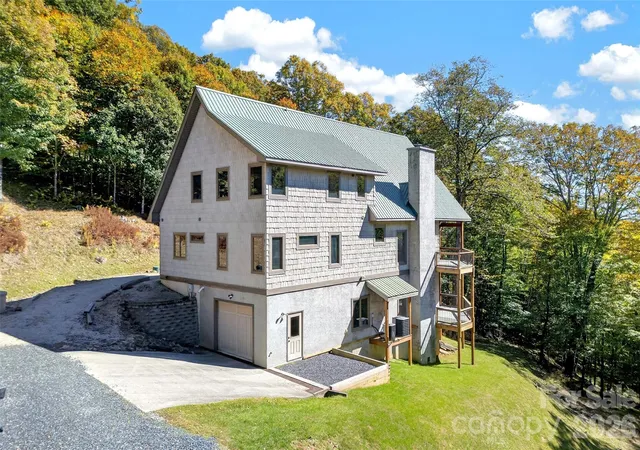 Photo 3 of Single family home for sale at 155 Mule Trl Dr, Bakersville, NC 28705 | MLS# 4433354 | Listing updated on 2026-10-10