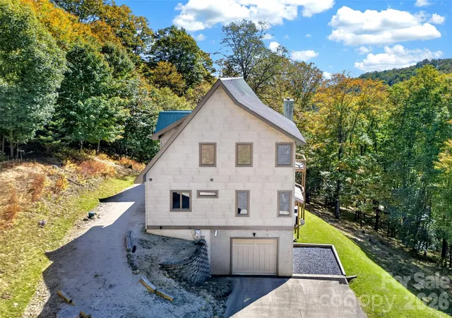 Photo 4 of Single family home for sale at 155 Mule Trl Dr, Bakersville, NC 28705 | MLS# 4433354 | Listing updated on 2026-10-10