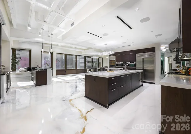 Photo 1 of Condo for sale at 139 Tryon St, Charlotte, NC 28202 | MLS# 4433355 | Listing updated on 2026-10-10