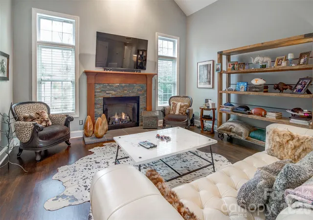 Photo 4 of Townhouse for sale at 149 42nd Avenue Dr NW, Hickory, NC 28601 | MLS# 4433365 | Listing updated on 2026-10-14