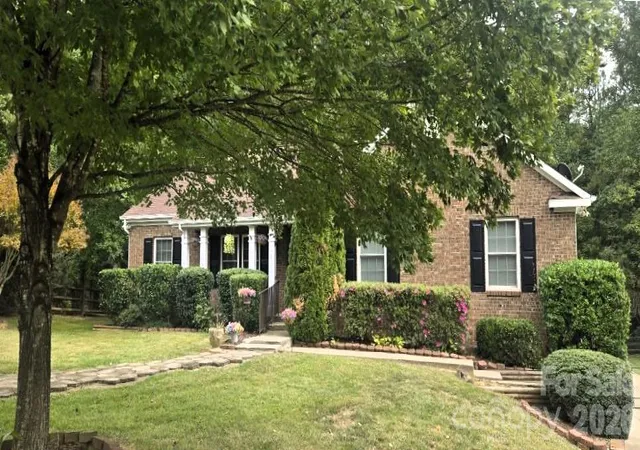 Photo 1 of Single family home for sale at 380 Reed Crk Rd, Mooresville, NC 28117 | MLS# 4433382 | Listing updated on 2026-10-14
