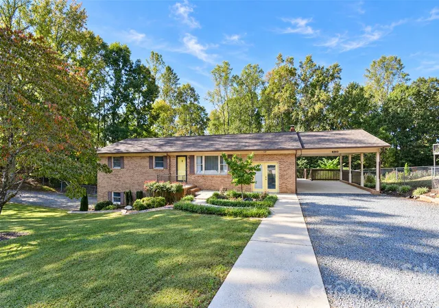 Single family home for sale at 4800 Clb View Dr, Concord, NC 28025 | MLS# 4433389