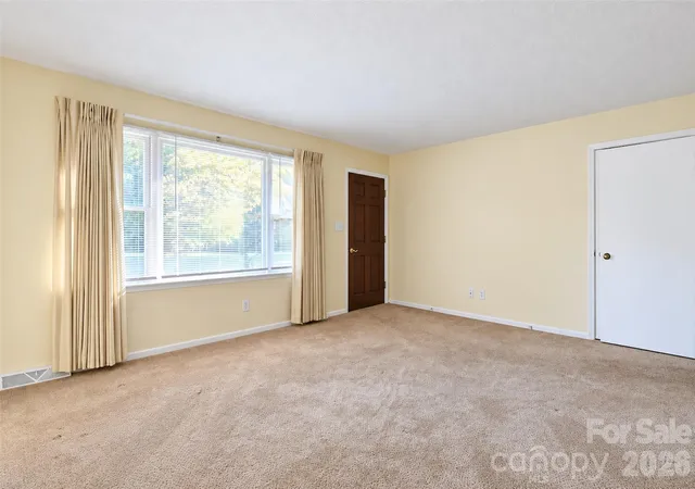 Photo 3 of Single family home for sale at 4800 Clb View Dr, Concord, NC 28025 | MLS# 4433389 | Listing updated on 2026-10-10