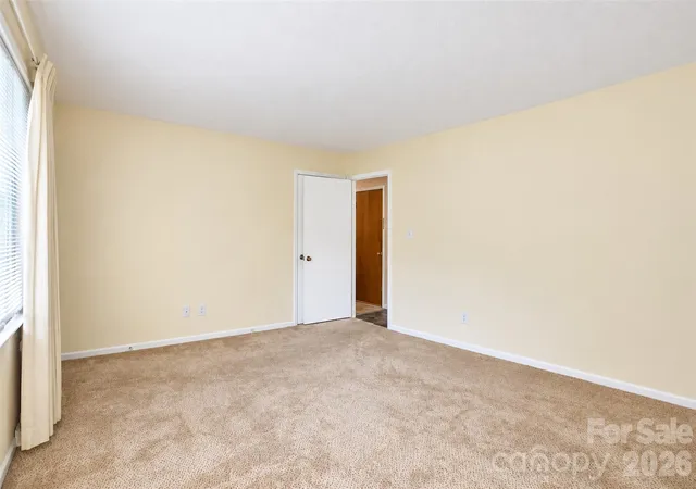 Photo 4 of Single family home for sale at 4800 Clb View Dr, Concord, NC 28025 | MLS# 4433389 | Listing updated on 2026-10-10