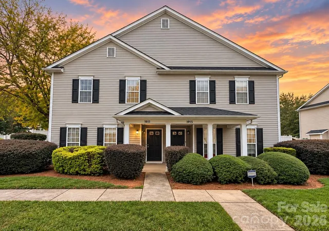 Photo 1 of Townhouse for sale at 1911 Flushing Ct, Charlotte, NC 28215 | MLS# 4433392 | Listing updated on 2026-10-16
