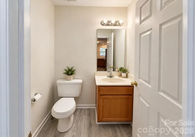Photo 4 of Townhouse for sale at 1911 Flushing Ct, Charlotte, NC 28215 | MLS# 4433392 | Listing updated on 2026-10-16