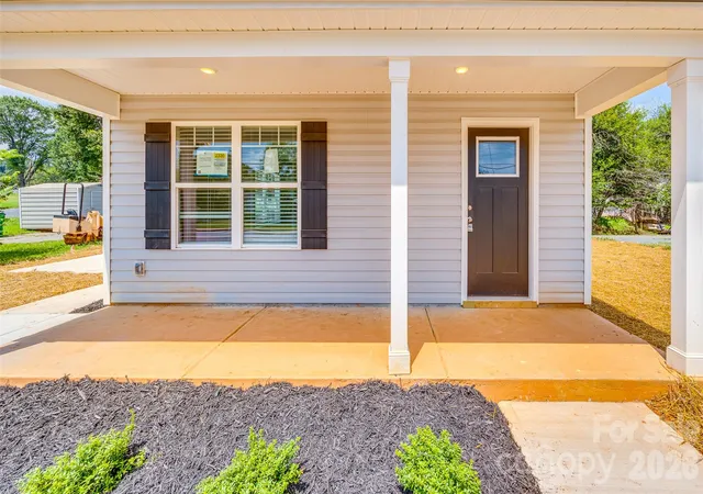 Photo 1 of Single family home for sale at 2336 West Blvd, Charlotte, NC 28208 | MLS# 4433409 | Listing updated on 2026-10-28