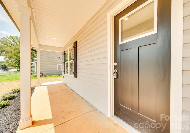 Photo 2 of Single family home for sale at 2336 West Blvd, Charlotte, NC 28208 | MLS# 4433409 | Listing updated on 2026-10-28
