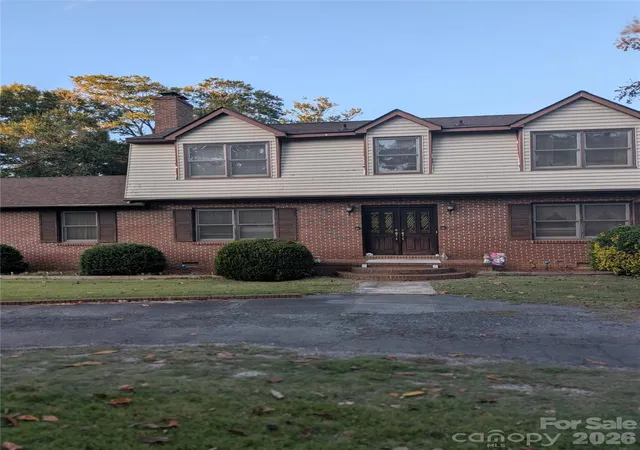 Photo 1 of Single family home for sale at 1379 Oakdale Rd, Rock Hill, SC 29730 | MLS# 4433411 | Listing updated on 2026-10-20