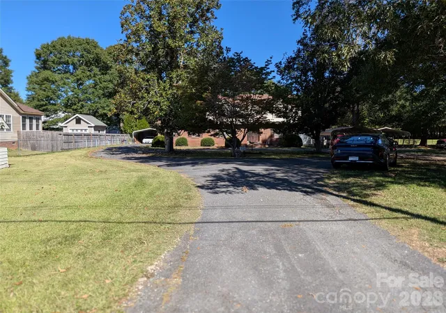 Photo 2 of Single family home for sale at 1379 Oakdale Rd, Rock Hill, SC 29730 | MLS# 4433411 | Listing updated on 2026-10-20