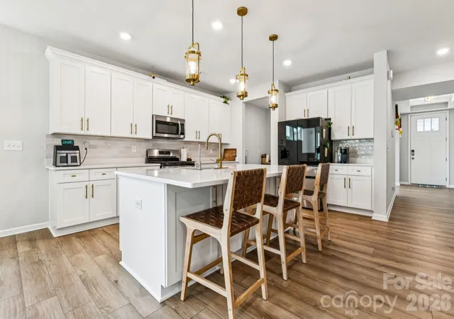 Photo 2 of Single family home for sale at 8704 Frank Grier Rd, Charlotte, NC 28215 | MLS# 4433413 | Listing updated on 2026-10-13
