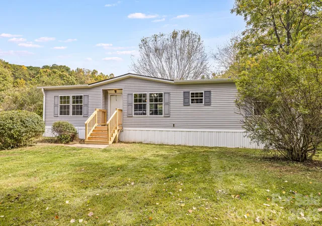 Photo 2 of Single family home for sale at 242 Flat Crk Rd, Black Mountain, NC 28711 | MLS# 4433417 | Listing updated on 2026-10-10