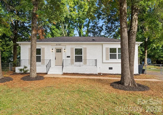 Photo 1 of Single family home for sale at 5707 Kallam Ct, Charlotte, NC 28215 | MLS# 4433418 | Listing updated on 2026-10-26