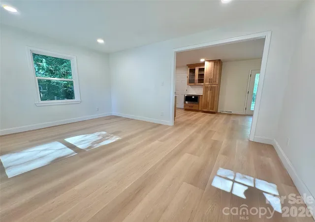 Photo 2 of Single family home for sale at 5707 Kallam Ct, Charlotte, NC 28215 | MLS# 4433418 | Listing updated on 2026-10-26