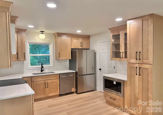 Photo 3 of Single family home for sale at 5707 Kallam Ct, Charlotte, NC 28215 | MLS# 4433418 | Listing updated on 2026-10-26